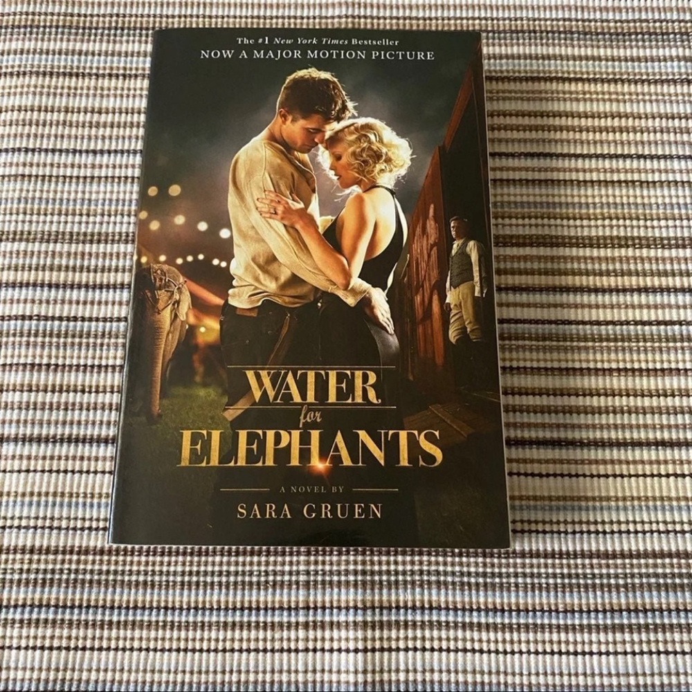 📚📚 3 for $15 📚📚 Paperback Book ~ Water for Elephants  By: Sara Gruen